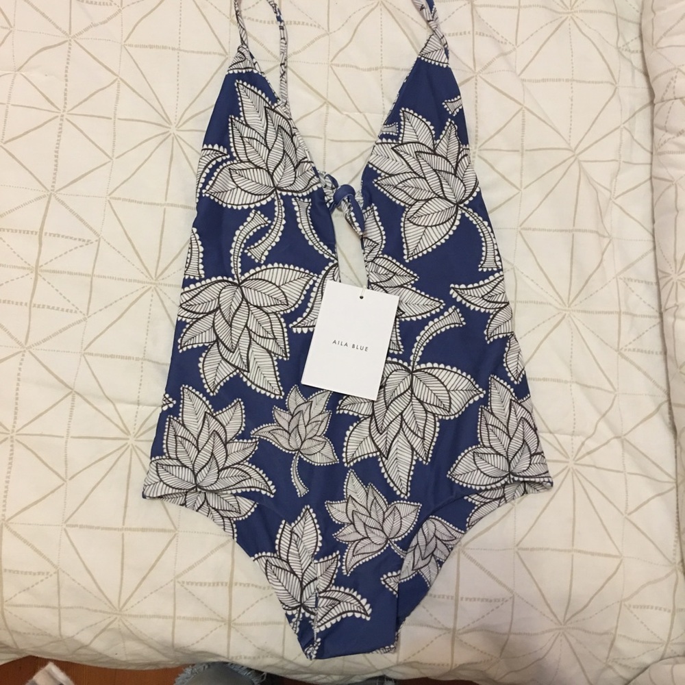 AILA BLUE